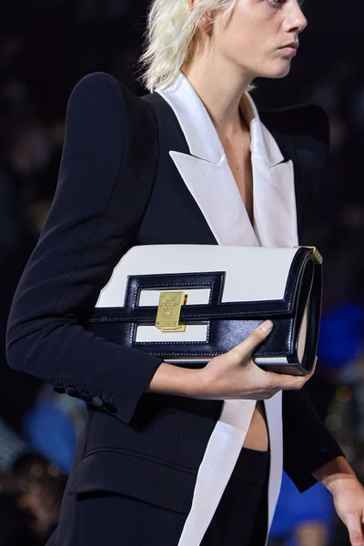 Look 92